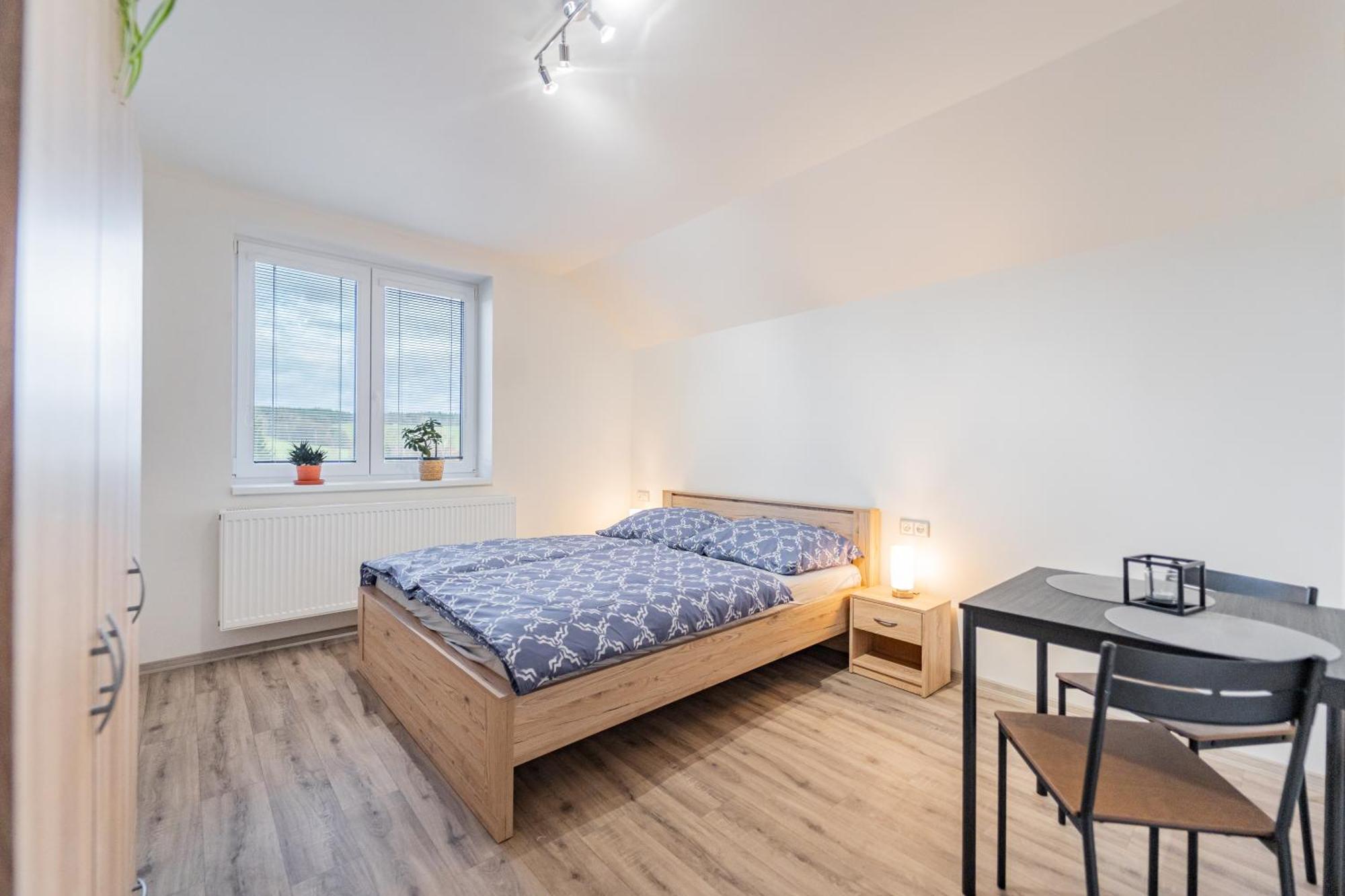 Apartmany Tera Miletin Bagian luar foto